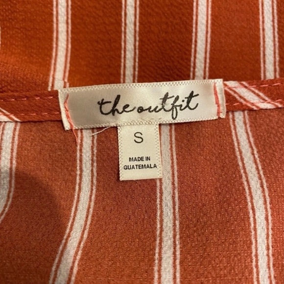 🔴 The Outfit Small Burnt Orange Blouse - Picture 7 of 7